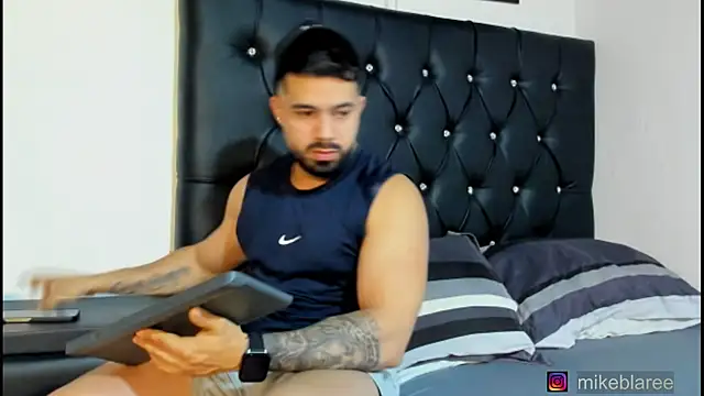 Snapshot of mikeblaree chatting on 02.10.26 mikeblaree online show from 02.10.26