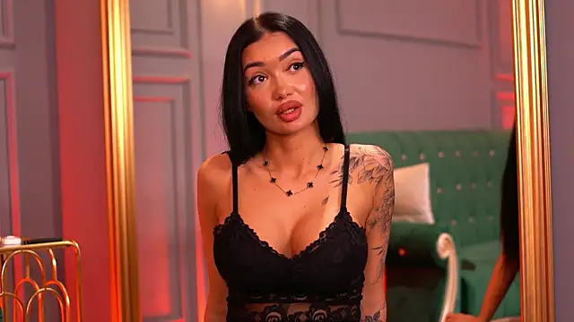 Snapshot of SashaFerrera chatting on 02.20.25 SashaFerrera online show from 02.20.25