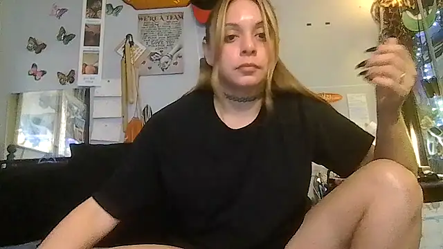 Snapshot of ShysluutGia chatting on 02.07.26 ShysluutGia online show from 02.07.26