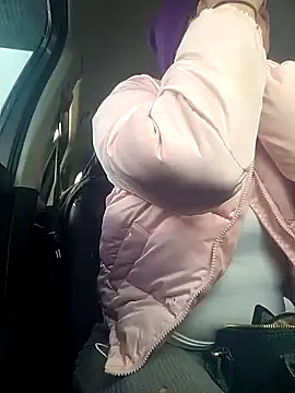 Snapshot of ShysluutGia chatting on 02.15.26 ShysluutGia online show from 02.15.26