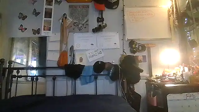 Snapshot of ShysluutGia chatting on 02.18.26 ShysluutGia online show from 02.18.26