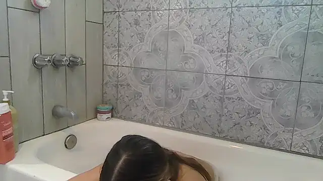 Snapshot of ShysluutGia chatting on 02.27.26 ShysluutGia online show from 02.27.26