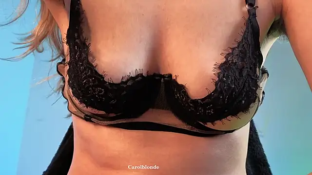 Snapshot of Carolblonde chatting on 02.24.26 Carolblonde online show from 02.24.26