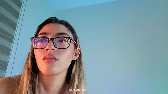 Snapshot of Carolblonde chatting on 04.26.26 Carolblonde online show from 04.26.26