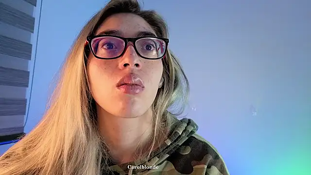 Snapshot of Carolblonde chatting on 05.26.26 Carolblonde online show from 05.26.26