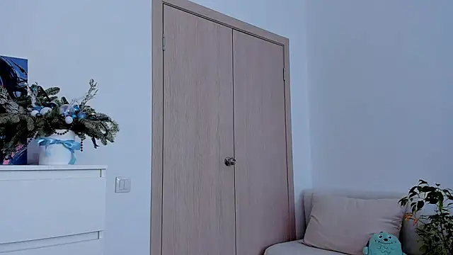 Snapshot of marilinaal chatting on 03.10.25 marilinaal online show from 03.10.25