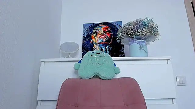 Snapshot of marilinaal chatting on 03.15.25 marilinaal online show from 03.15.25