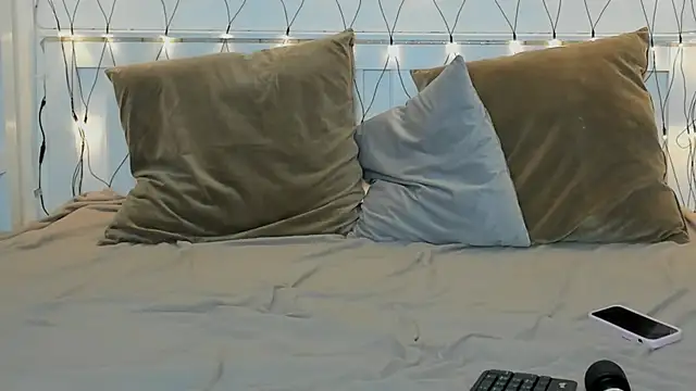 EmilyEclair online show from 02.24.25