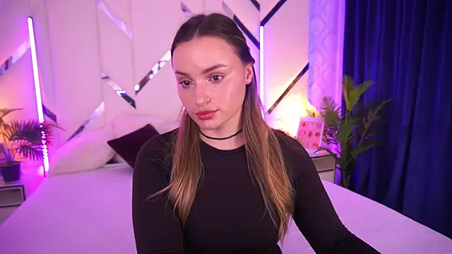 Snapshot of LindsieGreyy chatting on 11.25.25 LindsieGreyy online show from 11.25.25