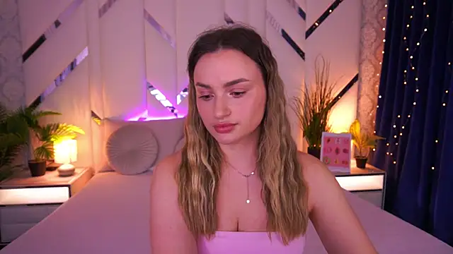 Snapshot of LindsieGreyy chatting on 02.12.26 LindsieGreyy online show from 02.12.26