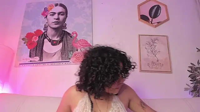 Dhalila  online show from 03.17.25