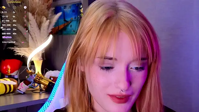 Snapshot of Hisoka_akerley chatting on 09.14.25 Hisoka akerley online show from 09.14.25