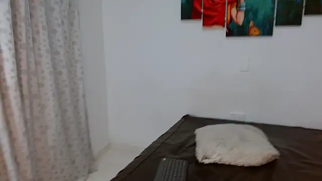 Snapshot of Selena_fox7 chatting on 02.25.25 Selena fox7 online show from 02.25.25