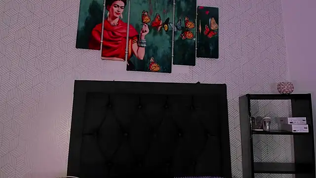 Snapshot of Selena_fox7 chatting on 10.08.25 Selena fox7 online show from 10.08.25