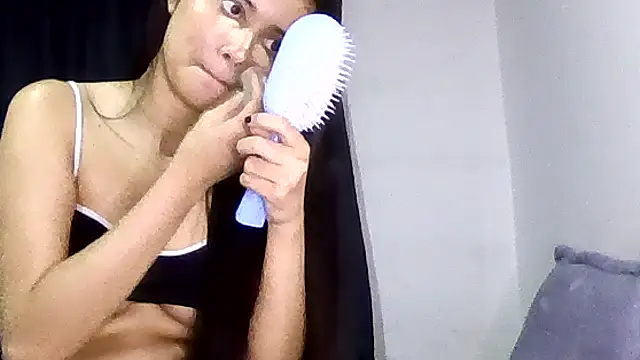 Snapshot of CHLOE_ISABELL chatting on 04.23.26 CHLOE ISABELL online show from 04.23.26