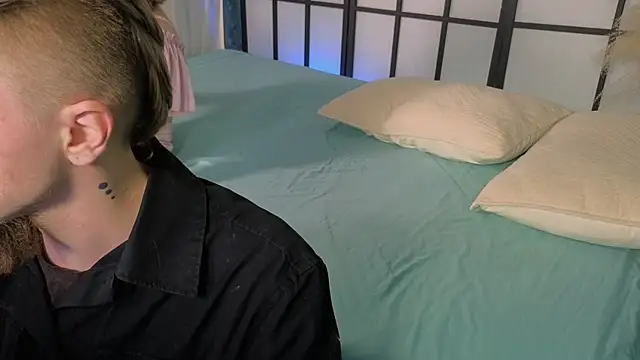 Saint Vicious online show from 03.15.25