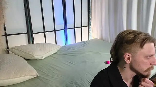 Saint Vicious online show from 03.22.25