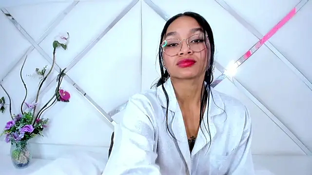 Lynda Bonnie online show from 03.22.25