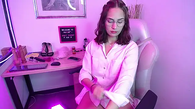 Snapshot of Auroraa_soul chatting on 10.10.25 Auroraa soul online show from 10.10.25