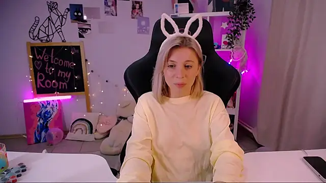 EllySunlover online show from 02.13.25