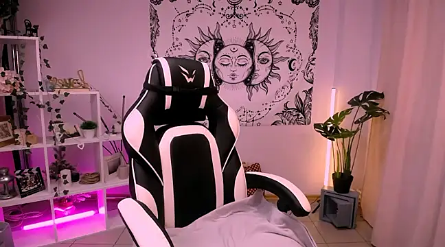 EllySunlover online show from 03.04.25