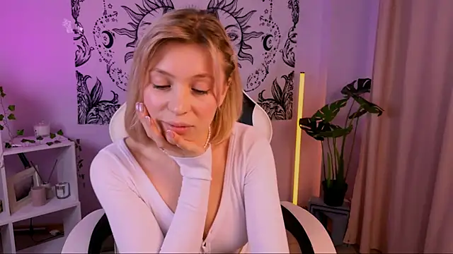 EllySunlover online show from 03.21.25