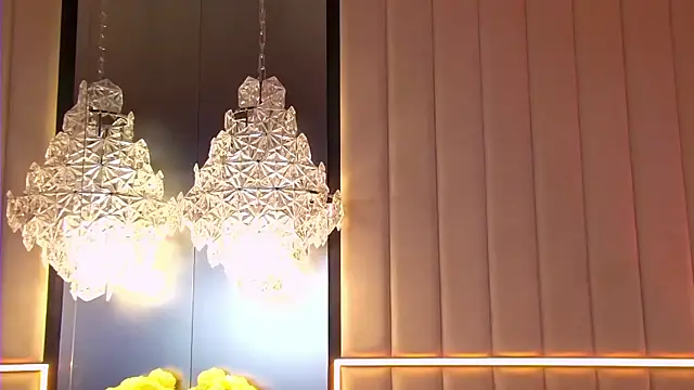 Snapshot of AlexaBright chatting on 09.22.25 AlexaBright online show from 09.22.25