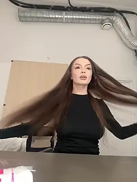 Snapshot of AlexaBright chatting on 10.19.25 AlexaBright online show from 10.19.25