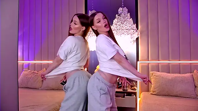 Snapshot of AlexaBright chatting on 10.20.25 AlexaBright online show from 10.20.25