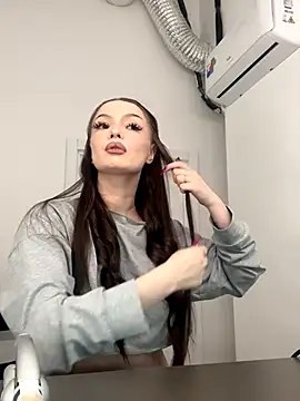 Snapshot of AlexaBright chatting on 11.15.25 AlexaBright online show from 11.15.25