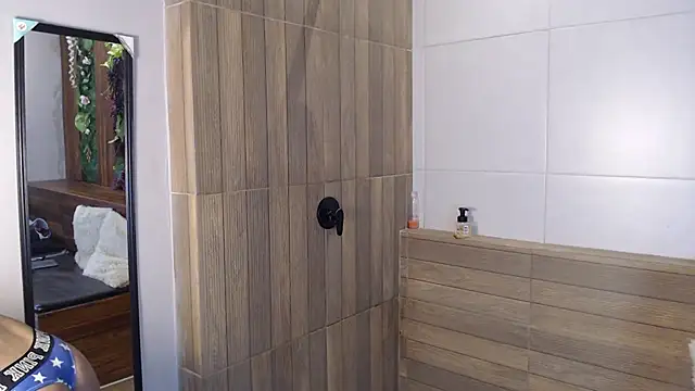 Snapshot of Georgina_Palacios_ chatting on 10.03.25 Georgina Palacios online show from 10.03.25