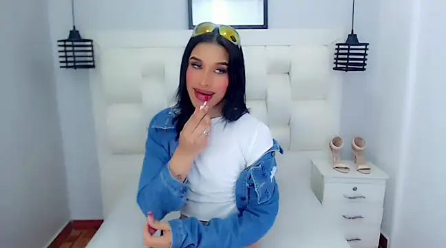 Snapshot of BelovedChain01 chatting on 03.18.25 BelovedChain01 online show from 03.18.25