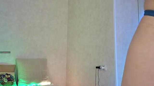 Snapshot of Roseaa chatting on 04.23.26 Roseaa online show from 04.23.26