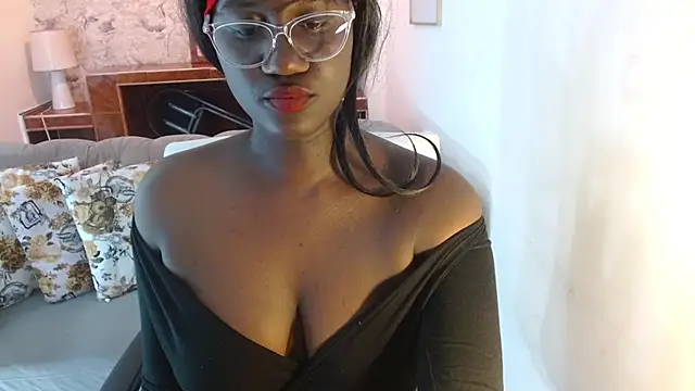 Snapshot of shanntall_tk chatting on 02.24.25 shanntall tk online show from 02.24.25