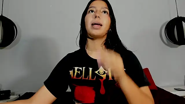 ParanoidTemptaion  online show from 02.26.25