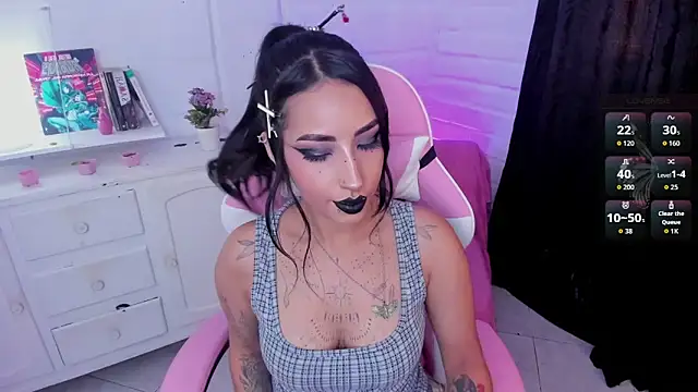 Snapshot of Nyx_Blackmoon chatting on 09.21.25 Nyx Blackmoon online show from 09.21.25