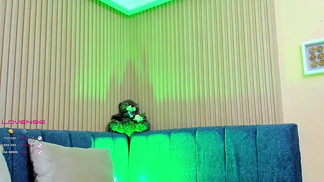 Snapshot of elizabeth_20 chatting on 03.17.25 elizabeth 20 online show from 03.17.25