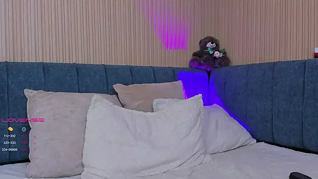 Snapshot of elizabeth_20 chatting on 03.19.25 elizabeth 20 online show from 03.19.25