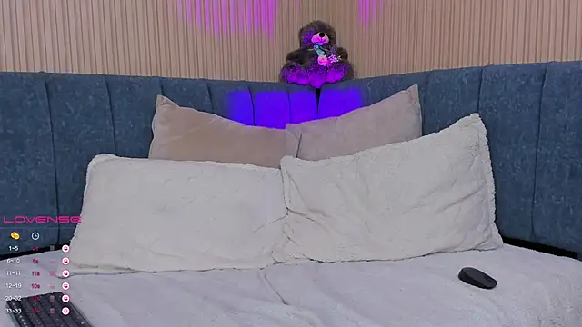 Snapshot of elizabeth_20 chatting on 03.22.25 elizabeth 20 online show from 03.22.25