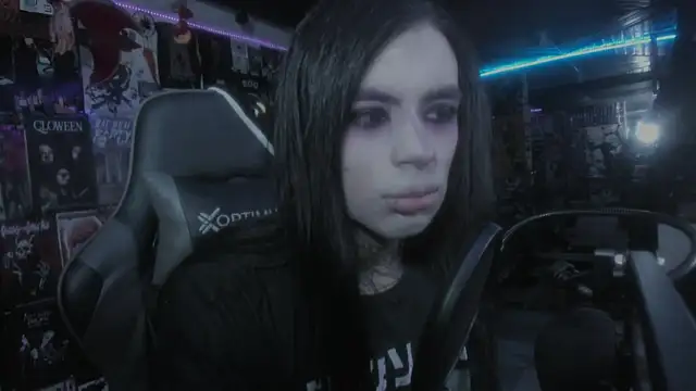 Snapshot of rotten_dreams chatting on 03.10.25 rotten dreams online show from 03.10.25