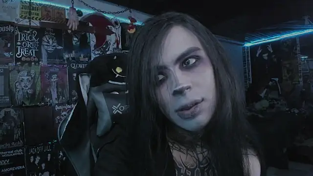 Snapshot of rotten_dreams chatting on 11.26.25 rotten dreams online show from 11.26.25