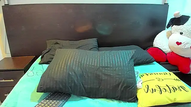 Snapshot of Marii_18 chatting on 03.09.25 Marii 18 online show from 03.09.25