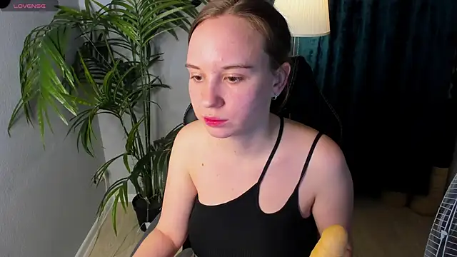 Snapshot of Lika_0ne chatting on 02.27.25 Lika 0ne online show from 02.27.25