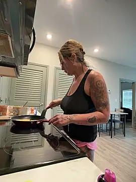 bossyroxy84 online show from 04.12.26