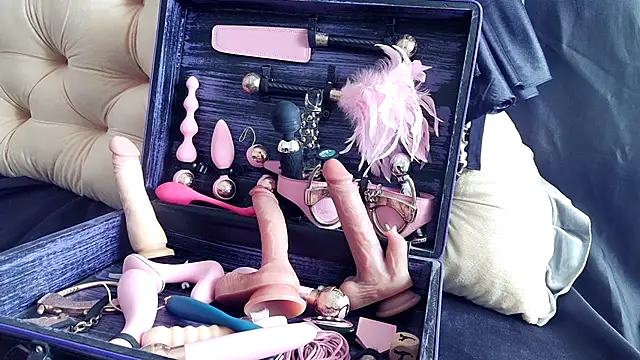 Chanel Noire online show from 03.02.25