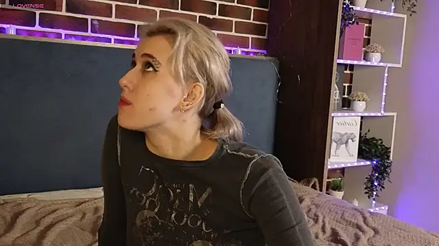 ConstanceBails online show from 02.27.25