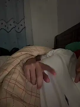 Snapshot of 0W00GIGi chatting on 03.07.25 0W00GIGi online show from 03.07.25