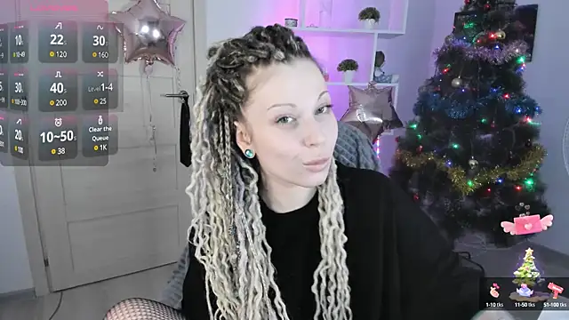 Snapshot of HoneySallyMoore chatting on 12.16.24 HoneySallyMoore online show from 12.16.24