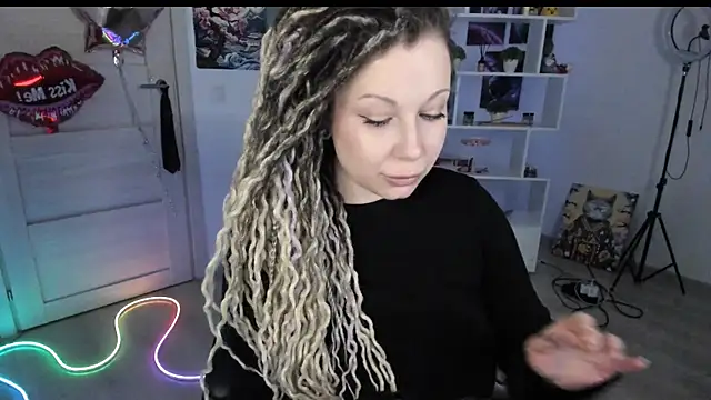 HoneySallyMoore online show from 03.12.26