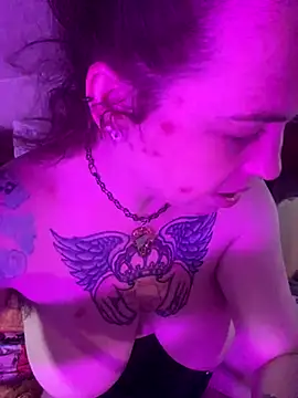 Snapshot of favoritestepsis chatting on 10.06.25 favoritestepsis online show from 10.06.25